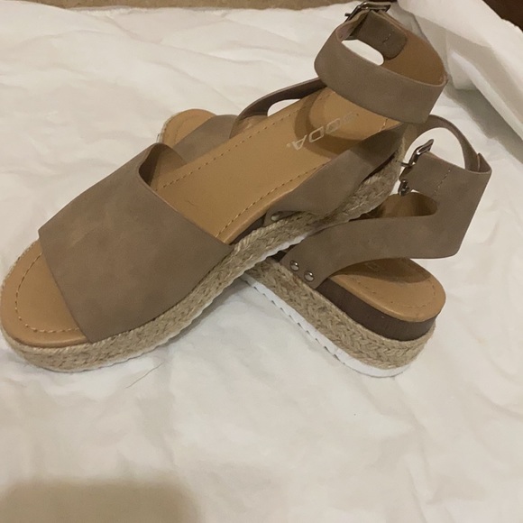 Sandals - Picture 2 of 2